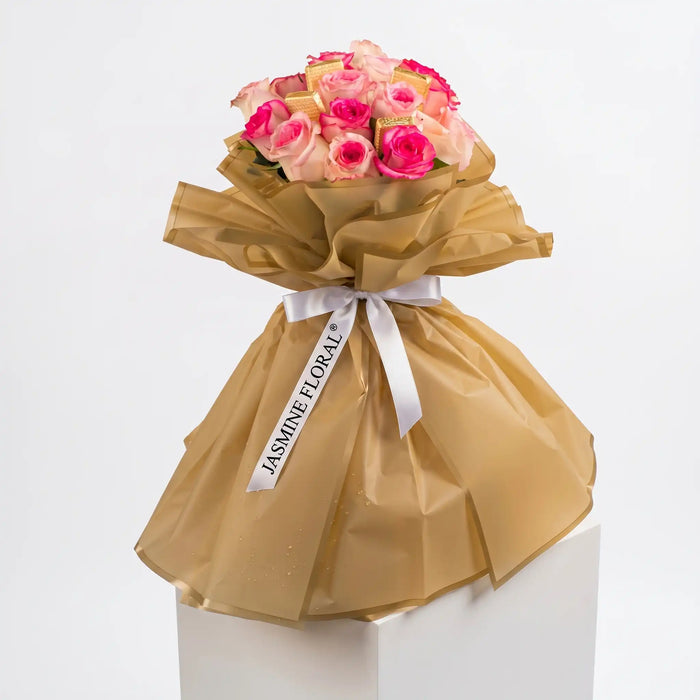 Pink Roses Hand Bouquet | Chocolate