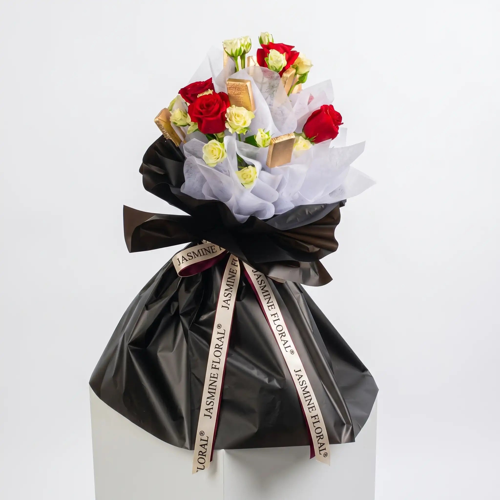 Flowers Hand Bouquet | Chocolate