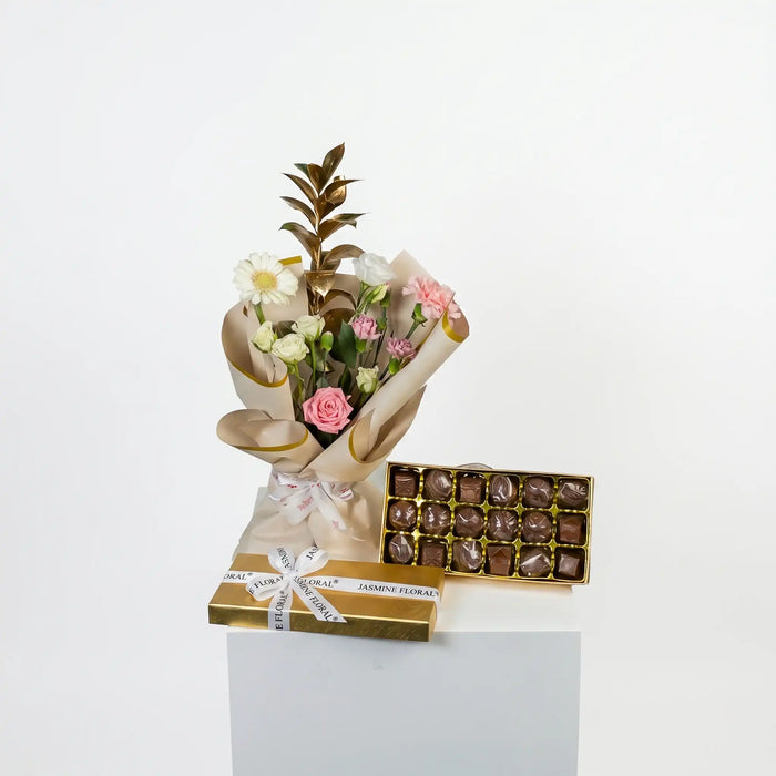 Golden Chocolate Box 18 Pcs | Flowers